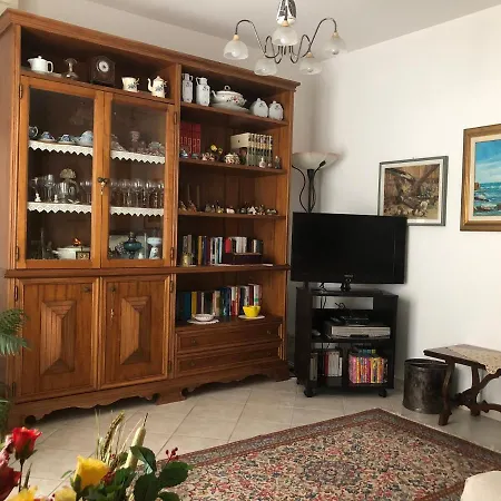 Casa Nucci アパート インペリア