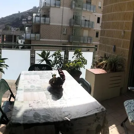 Casa Nucci アパート インペリア